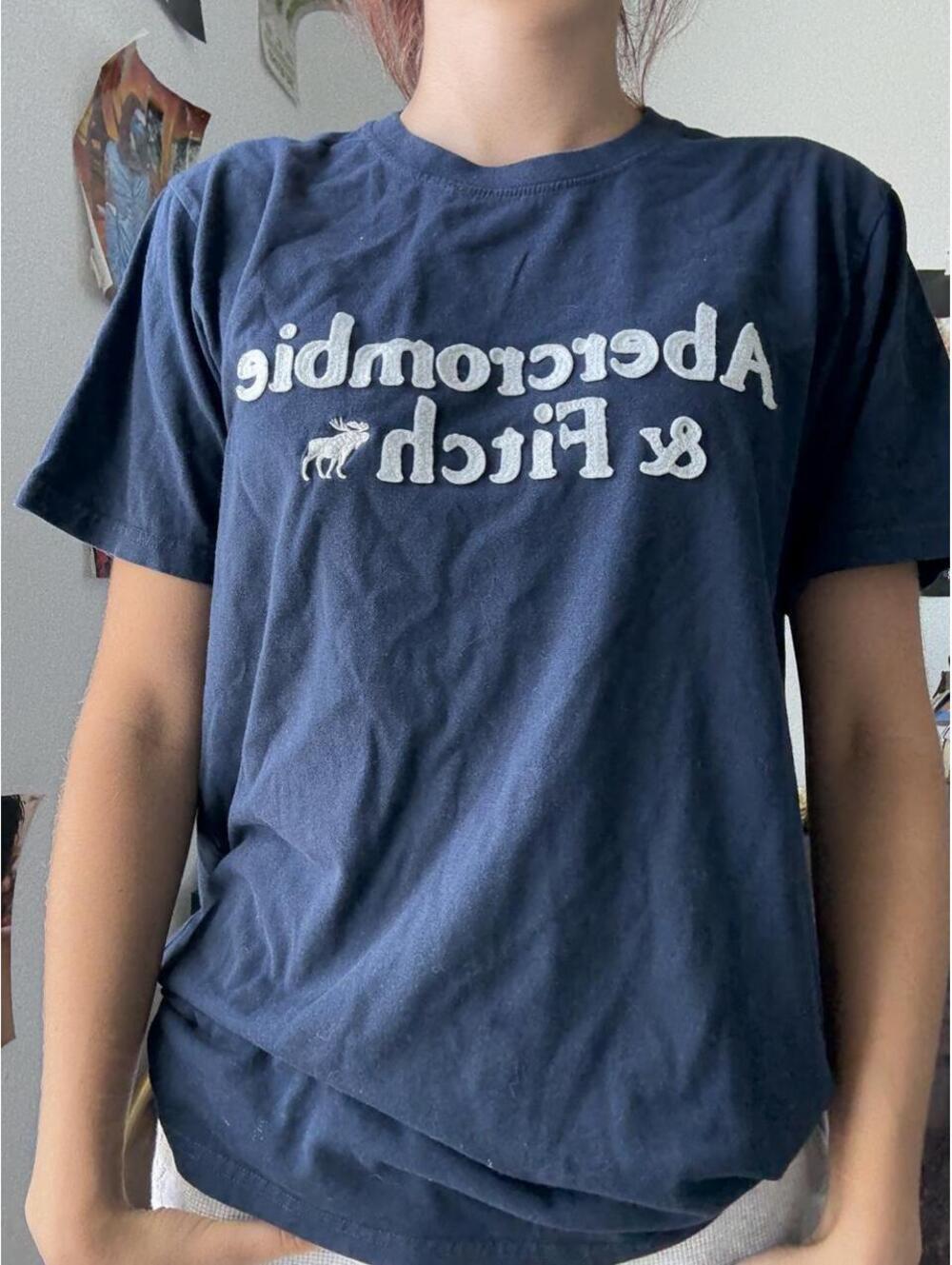 Abercrombie & Fitch Women's Navy and Blue Tshirt